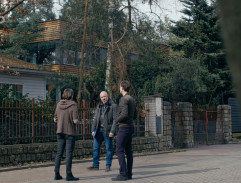 Před Strakovic domem