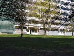 Protější panelák