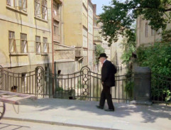 6. V tom starém domě