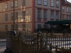 3. Láska na inzerát