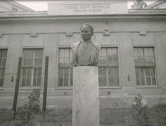 Busta Viktora Kaplana