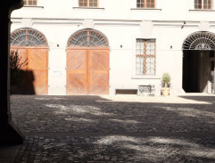 Skandál v Gri-Gri baru