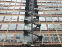 Příjezd do továrny 2