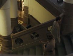Zdena Mašínová na schodišti