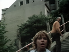 Špičková na schodech