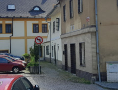 Děti před biografem