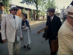 Před filmovým studiem