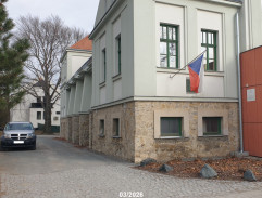 Příjezd ke Společenskému domu