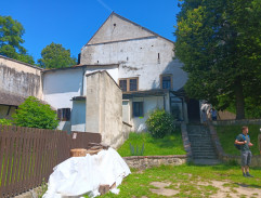 Hospodářské budovy