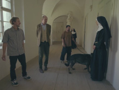 Před pokojem sestry Marie