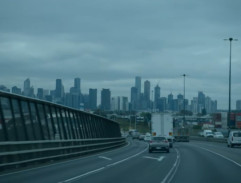 Příjezd do centra Melbourne