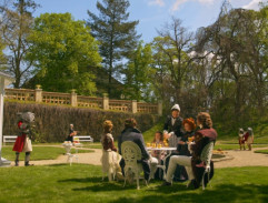 V zámecké zahradě