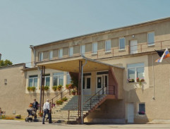 Pred obecným úradom