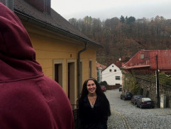 Pod věží