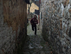 V uličce