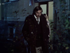 pred domom Naděnkiných rodičov