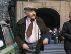 Pan Bergner málem porazí autem chodkyni