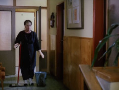 pred riaditeľňou liečebne