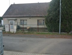 Dom pred školou