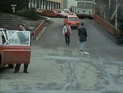 Petr roztláča auto