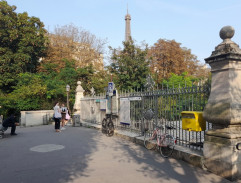 Na mostě v Paříži