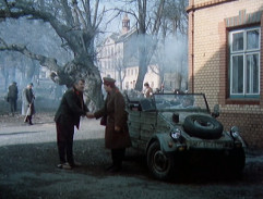 Pred policajnou stanicou