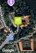 U brány zámku