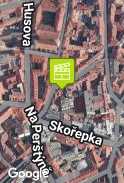 V hostinci